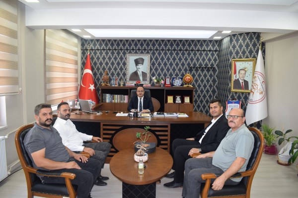 MHP İLÇE TEŞKİLATI KAYMAKAMIMIZA ZİYARETTE BULUNDU